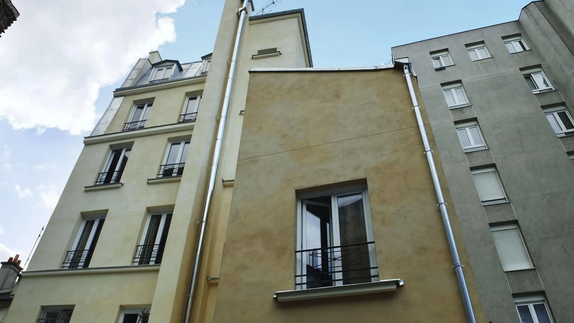 Montmartre Clignancourt Hotel