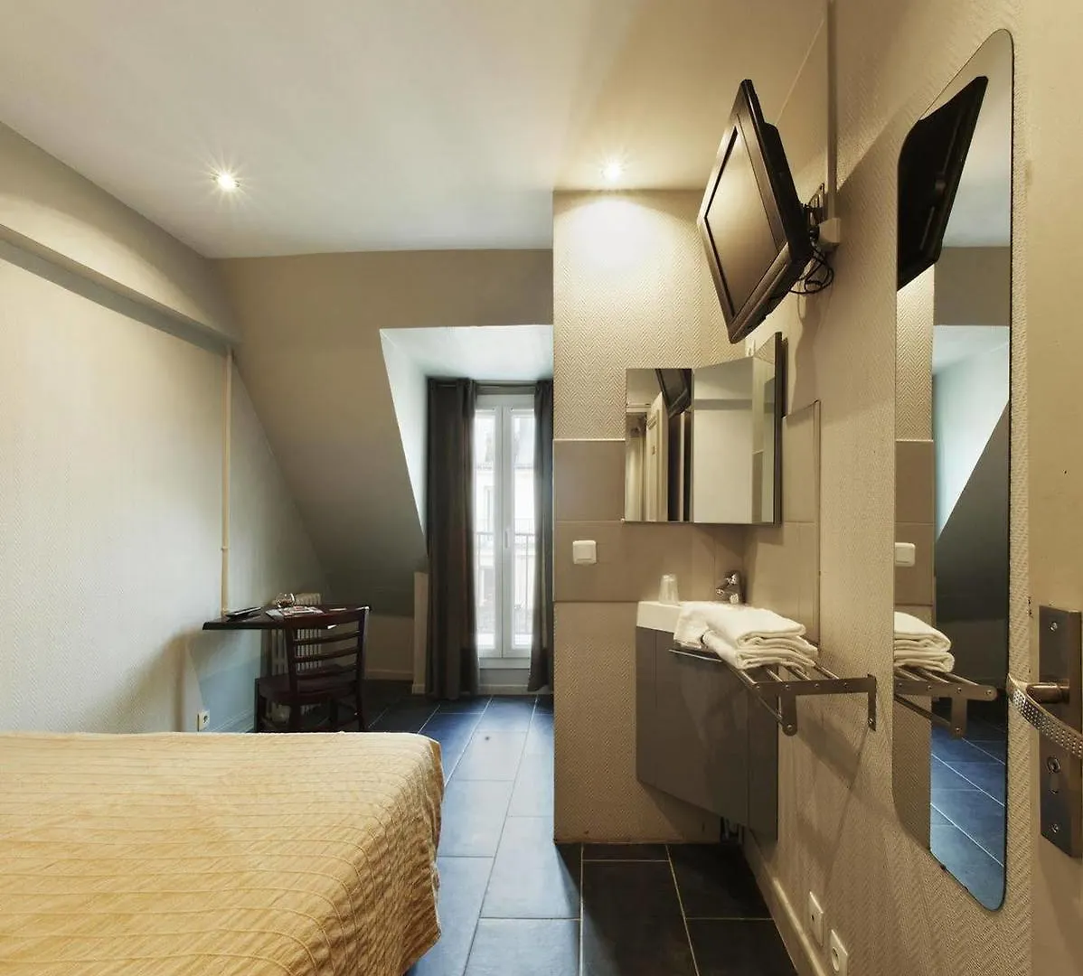 Montmartre Clignancourt Hotel