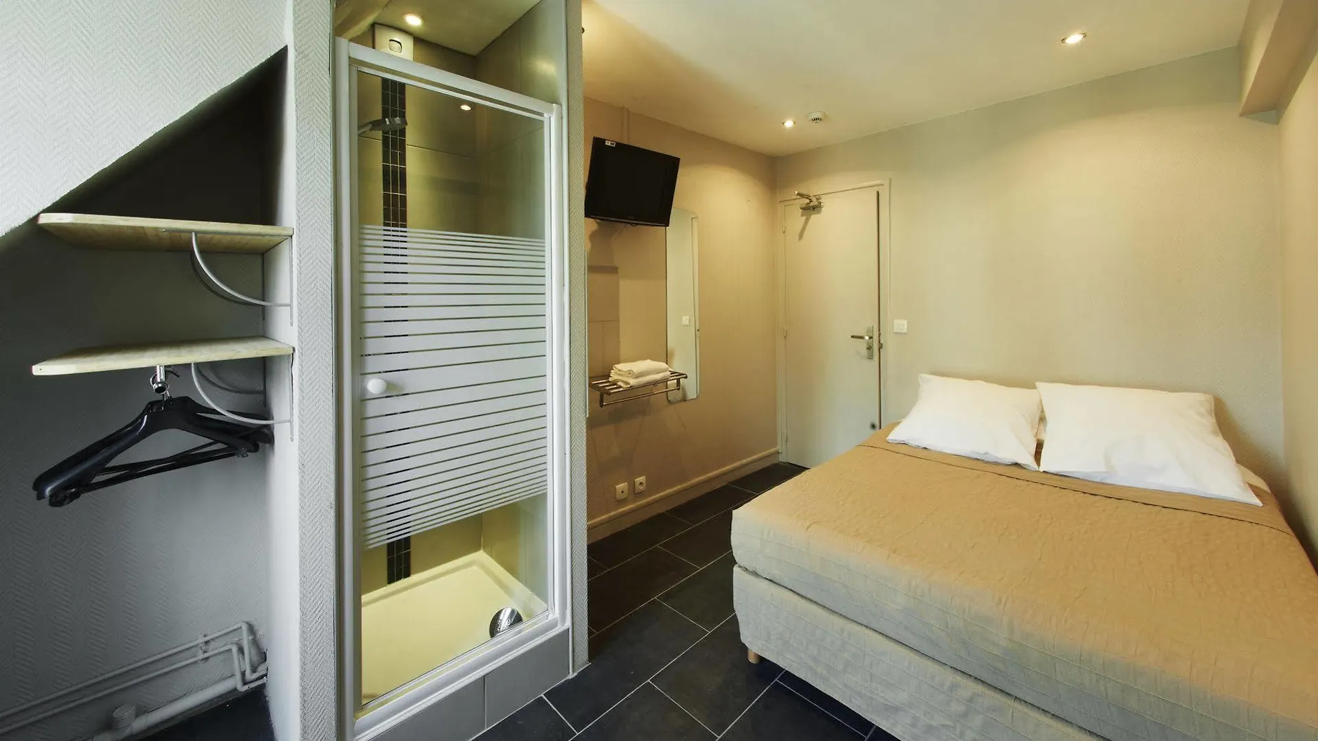 Montmartre Clignancourt Hotel *